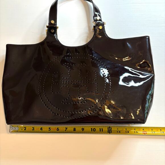 Tory Burch Perforated Logo Black Patent Leather Bombe Large Tote Handbag Purse - Picture 9 of 10